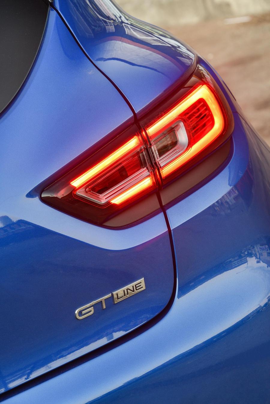Детали экстерьера Renault Clio GT Line 2017 года  (ZA) (фото 15 из 17)